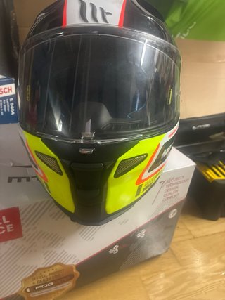 Casco de moto MT Helmets Talla M 57- 58