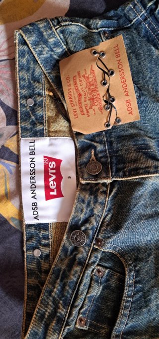Falda vaquera Levi's plisada