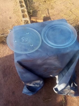 4€/unidad. Platos de microondas 28cm y 27cm