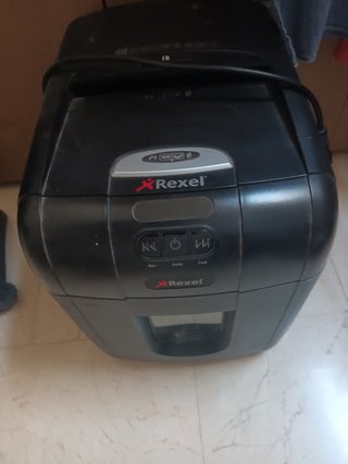 Trituradora de papel Rexel 100