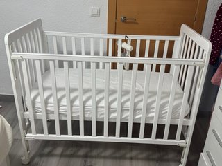 Cuna bebé blanca poco uso