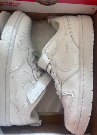 Zapatillas Nike Niño/Niña talla 31,5 nuevas