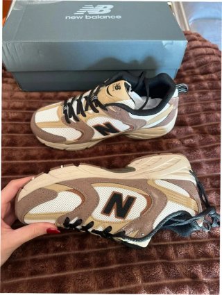 New Balance 530 Talla 43 Marrón Beige