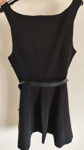 Vestido negro mini con cinturón M Zara