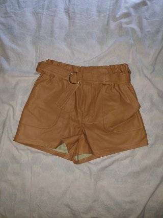 Shorts de mujer color cuero