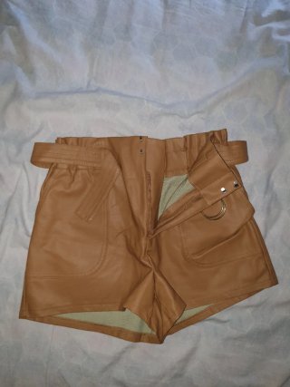 Shorts de mujer color cuero