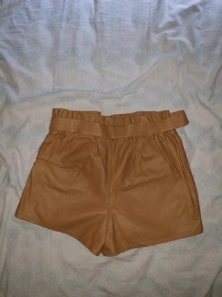 Shorts de mujer color cuero