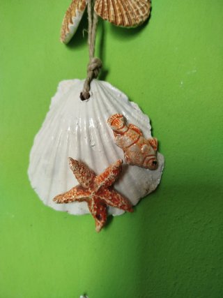 Ornamento in ceramica da appendere