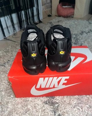 Nike Air Max Plus Talla 40 Negro