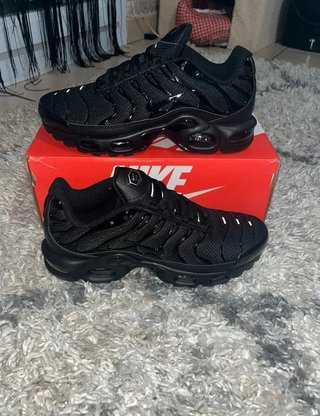 Nike Air Max Plus Talla 40 Negro