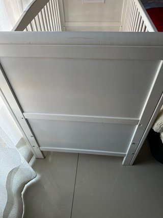 Cuna blanca de madera 1’30 X0’70cm.