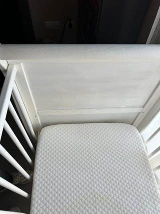 Cuna blanca de madera 1’30 X0’70cm.