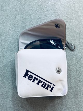 Occhiali da sole Ferrari pieghevoli