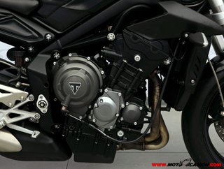 TRIUMPH STREET TRIPLE 660 S -A2-