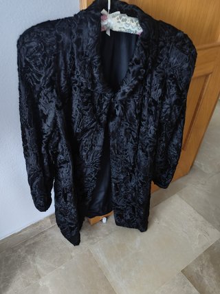 Abrigo de astracán negro