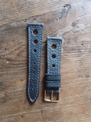 Cinturino vintage vera pelle nero fibbia oro