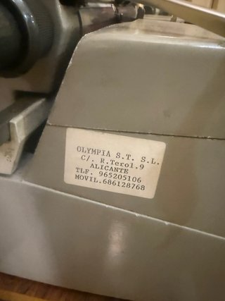 Máquina de escribir Adler