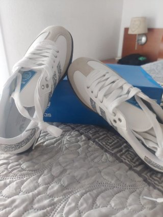 Adidas Samba Talla 39 Plata y Blanco