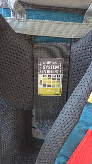 Mochila portabebés Altus Arakawa