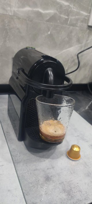 Cafetera Cápsulas Espresso Delonghi "PIERDE AGUA"