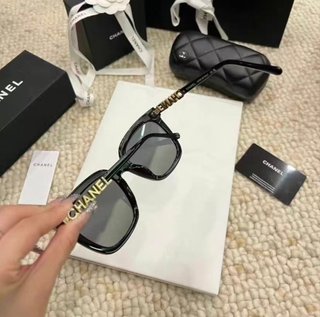 Gafas de Sol Chanel Negras y Grises