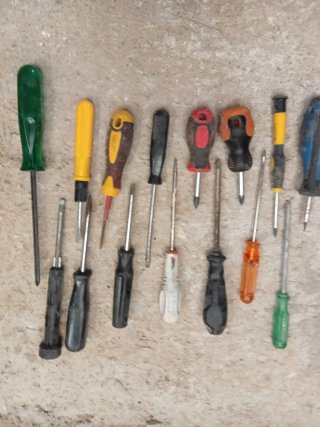 Lote de Destornilladores Variados Sobre 100