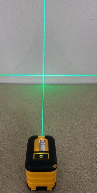 Nivel láser autonivelante + trípode