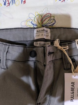 Pantalones vaqueros Pull&Bear grises Talla 42 eur