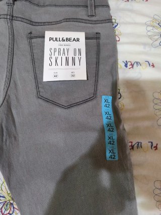 Pantalones vaqueros Pull&Bear grises Talla 42 eur