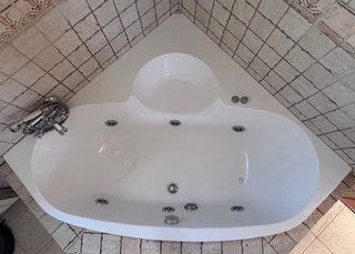 Bañera jacuzzi angular - GRATIS