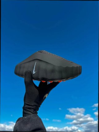 Zapatillas Nike Negras y Naranjas Talla 44