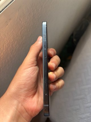 iPhone 15 128 gb 83% Batería Negro