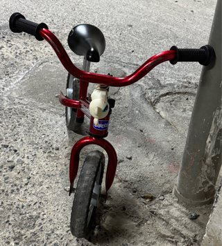 Bicicleta sin pedales Chicco First Bike Roja
