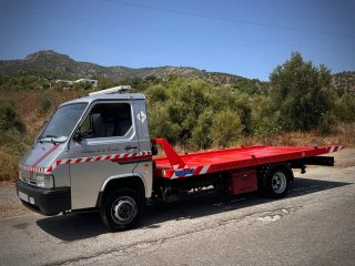 NISSAN TRADE 100 3.0 TURBO (GRÚA)
