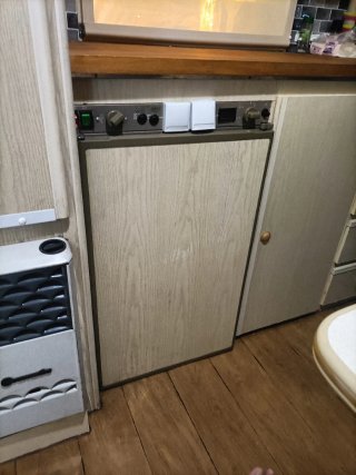 Nevera trivalente autocaravana/caravana