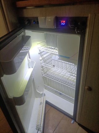 Nevera trivalente autocaravana/caravana
