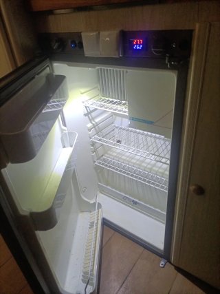 Nevera trivalente autocaravana/caravana