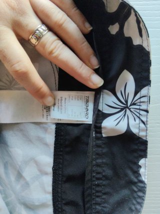 Pantalón corto surfero Tribord flores