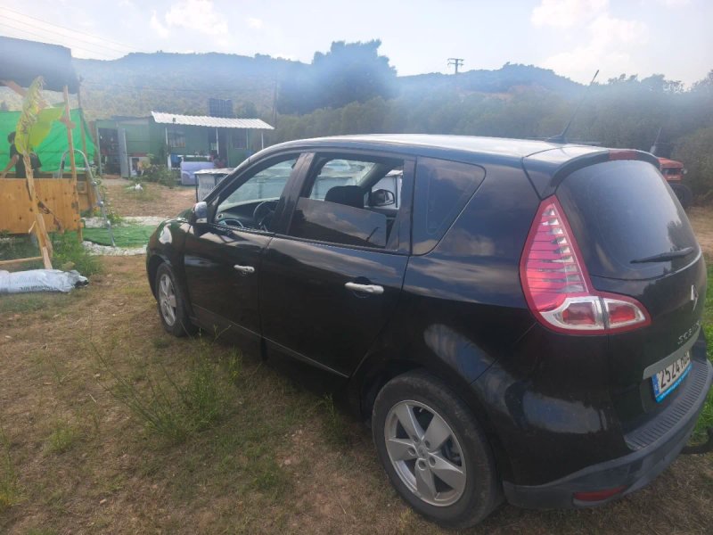 Renault Scenic 2011 - foto 1