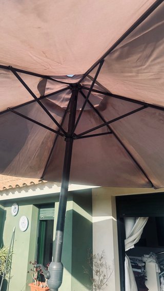 Sombrilla de terraza gris