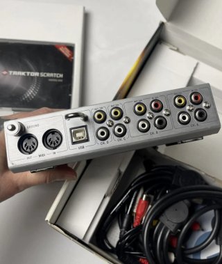 Traktor Scratch Pro -TRAKTOR AUDIO 8