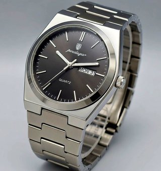 Reloj Poedagar Negro y Plateado