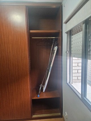 Armario puertas correderas madera