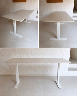 Mesa escritorio elevable  Tablero denso color topo