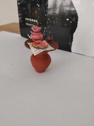 Decorazione presepe tavolo con vaso e pizza