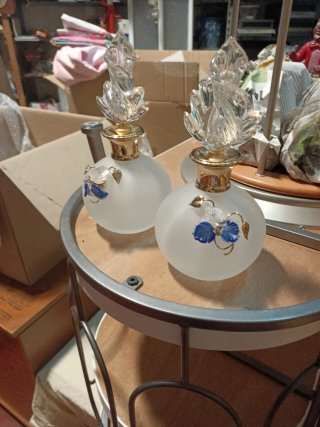 2 Recipientes Cristal y Azul+ figura de porcelana