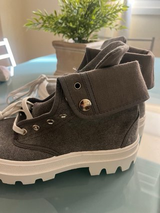Zapatos planos naranjas con pedrería