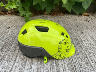 Casco infantil dinosaurio