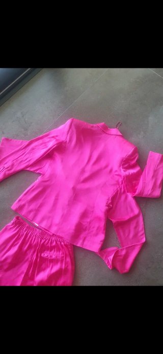 Traje de chaqueta y pantalón rosa Zara