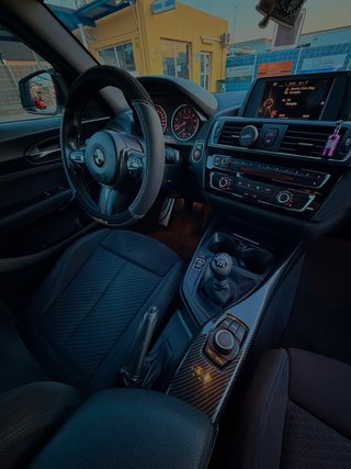 BMW 118i F21